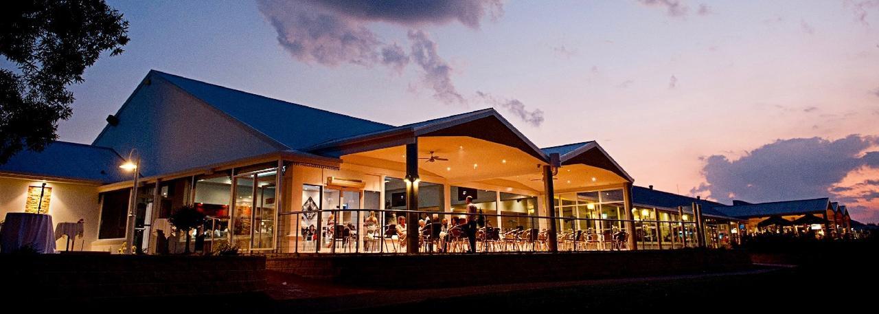 Yarrawonga Mulwala Golf Club Hotel Buitenkant foto Clubhouse at the Port Lincoln Golf Club